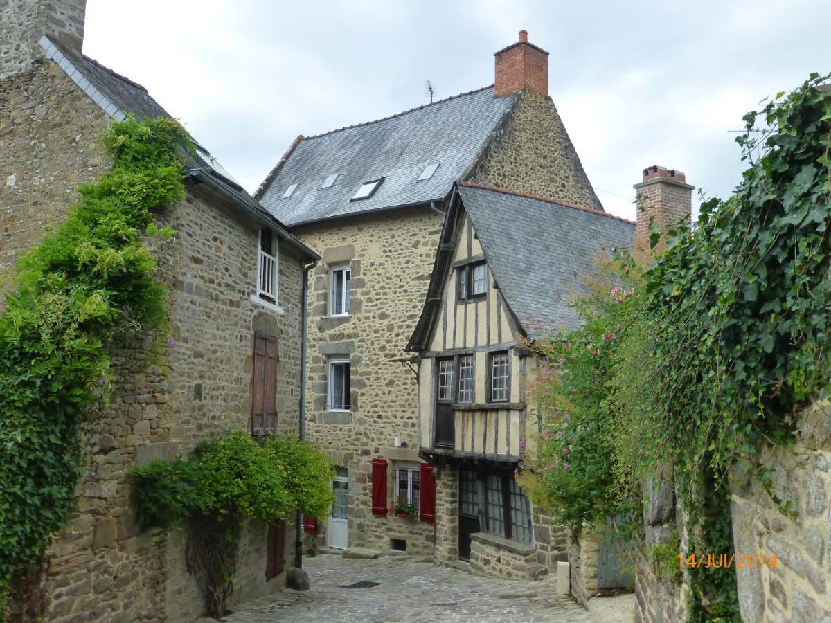 Le Logis De La Cour De Bretagne Au Port De Dinan Lanvallay Exteriör bild